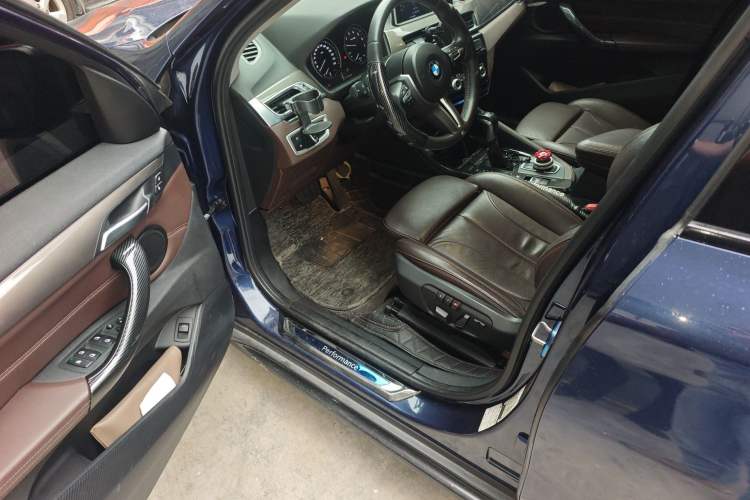 Used BMW X1 2019 sDrive18Li Premium Edition Driver Seat