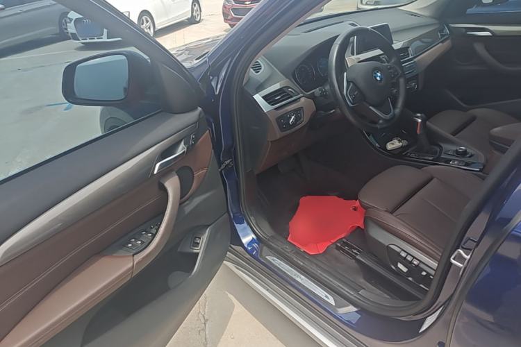 Used BMW X1 2019 sDrive18Li Premium Edition Driver Seat