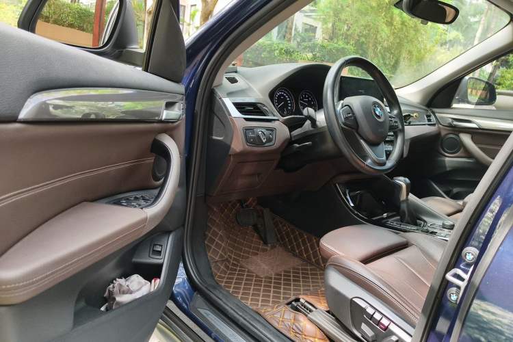 Used BMW X1 2019 sDrive18Li Premium Edition Driver Seat
