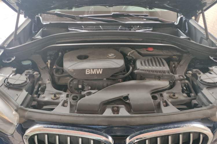 Used BMW X1 2019 sDrive18Li Fashion Model Engine Bay