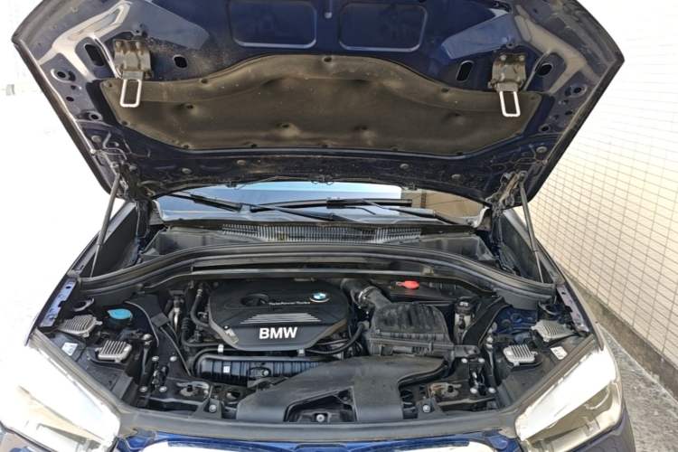 Used BMW X1 2019 sDrive20Li Leading Model Engine Bay