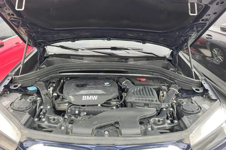 Used BMW X1 2019 sDrive18Li Fashion Model Engine Bay
