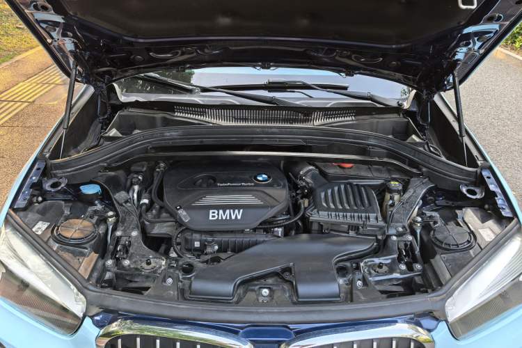 Used BMW X1 2019 sDrive18Li Fashion Model Engine Bay
