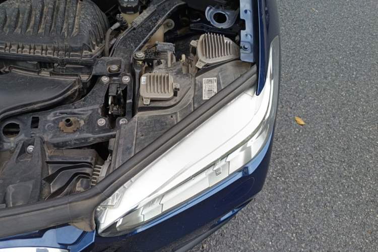 Used BMW X1 2019 sDrive20Li Leading Model Engine Bay Left