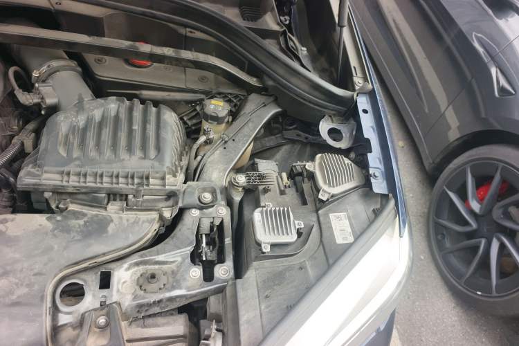 Used BMW X1 2019 xDrive20Li Luxury Model Engine Bay Left