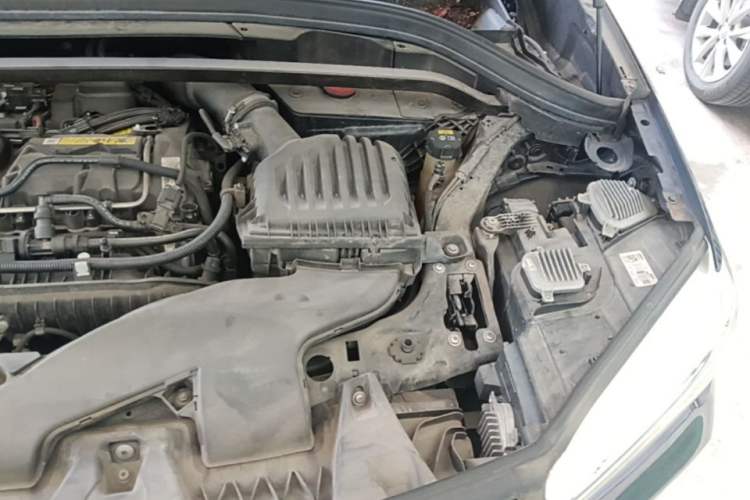 Used BMW X1 2019 sDrive18Li Premium Edition Engine Bay Left