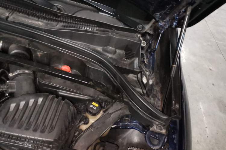 Used BMW X1 2019 sDrive20Li Leading Model Engine Bay Left