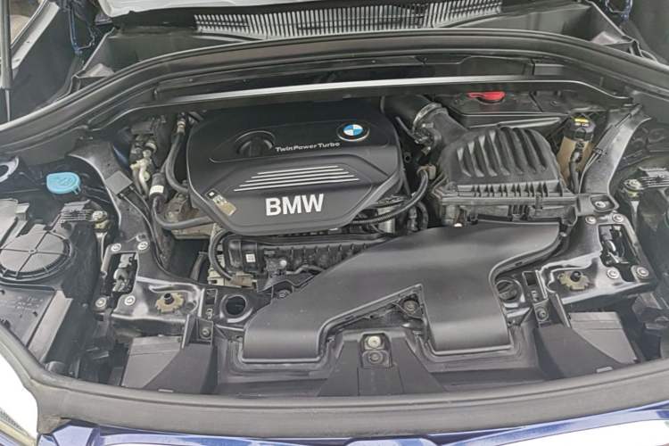 Used BMW X1 2019 sDrive18Li Fashion Model Engine Bay