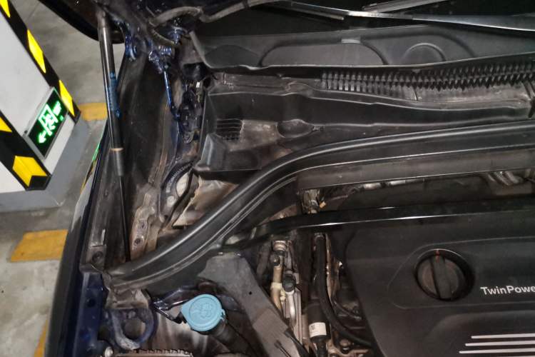 Used BMW X1 2019 sDrive20Li Leading Model Engine Bay Right