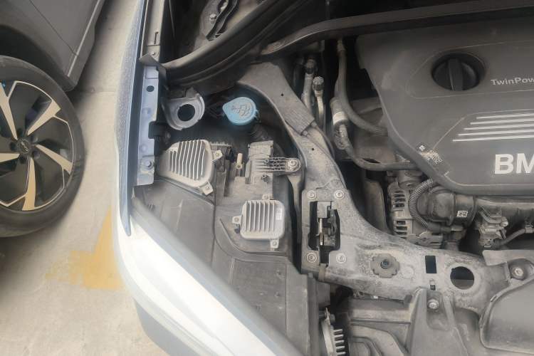 Used BMW X1 2019 sDrive18Li Premium Edition Engine Bay Right