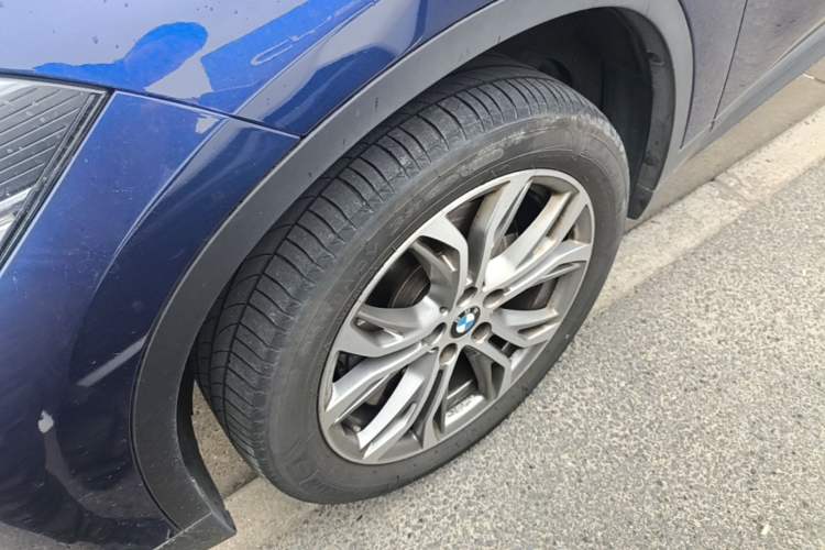 Used BMW X1 2019 sDrive20Li Leading Model Exterior 4