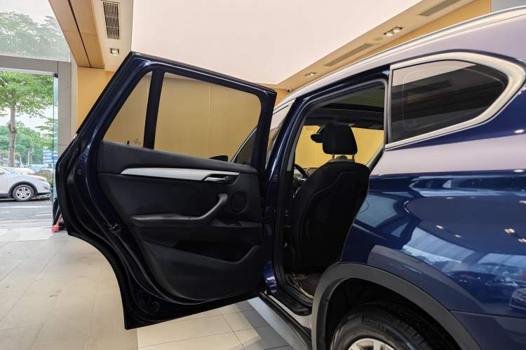 Used BMW X1 2019 sDrive20Li Leading Model Exterior 7