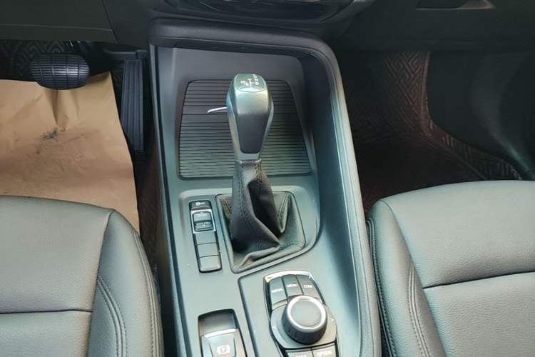Used BMW X1 2019 sDrive20Li Leading Model Gear Lever