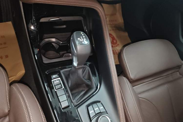 Used BMW X1 2019 sDrive18Li Premium Edition Gear Lever