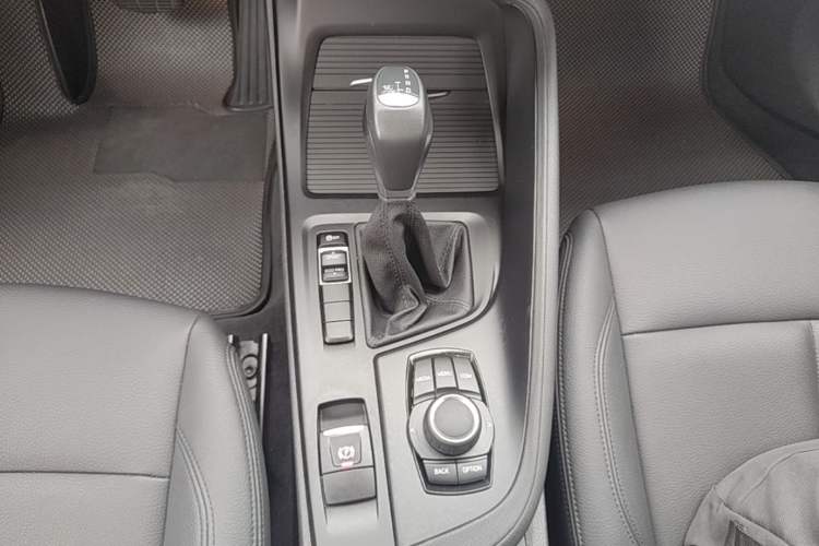 Used BMW X1 2019 sDrive20Li Leading Model Gear Lever