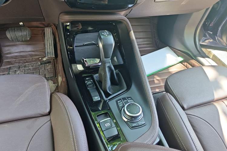 Used BMW X1 2019 xDrive20Li Luxury Model Gear Lever