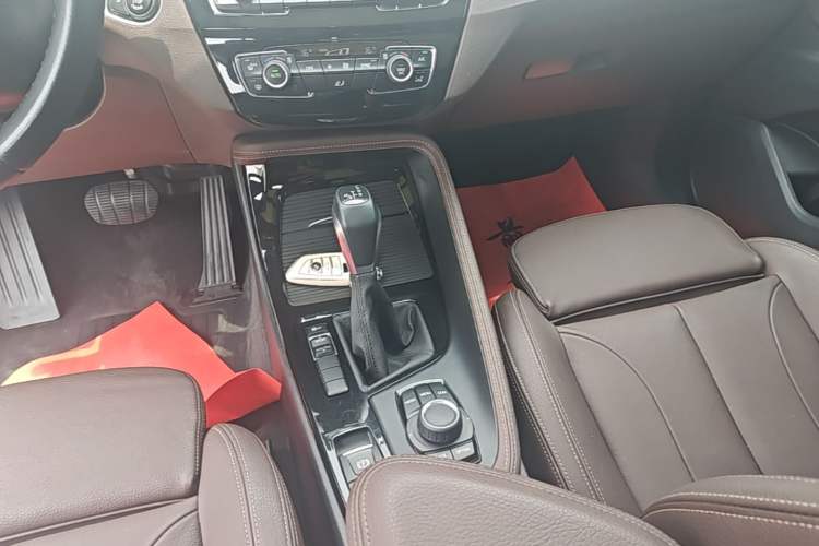 Used BMW X1 2019 sDrive18Li Premium Edition Gear Lever