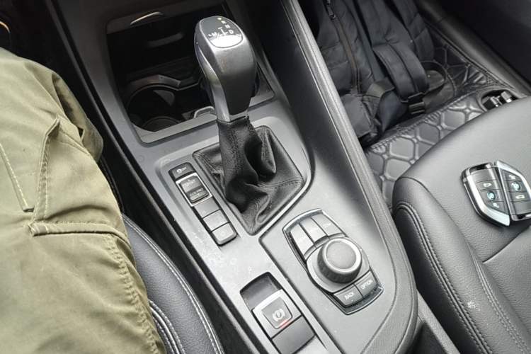 Used BMW X1 2019 sDrive20Li Leading Model Gear Lever