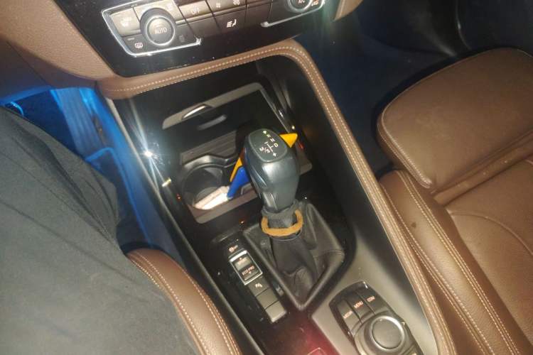 Used BMW X1 2019 sDrive18Li Premium Edition Gear Lever