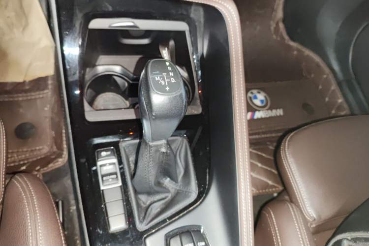 Used BMW X1 2019 sDrive18Li Premium Edition Gear Lever