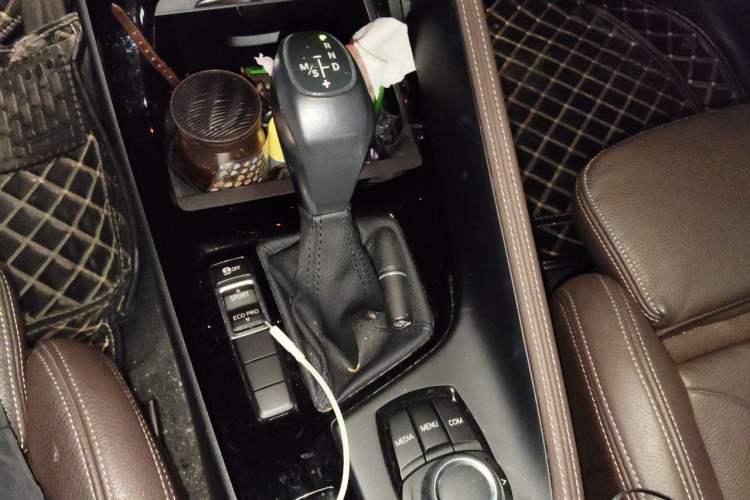 Used BMW X1 2019 sDrive18Li Premium Edition Gear Lever