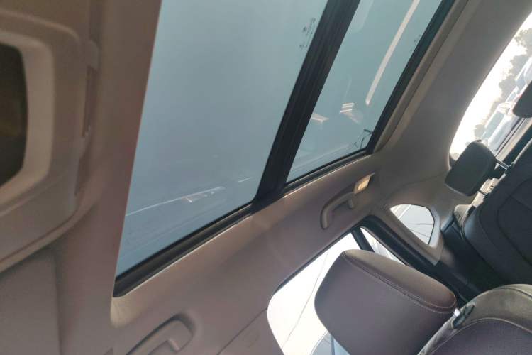 Used BMW X1 2019 sDrive18Li Premium Edition Headliner