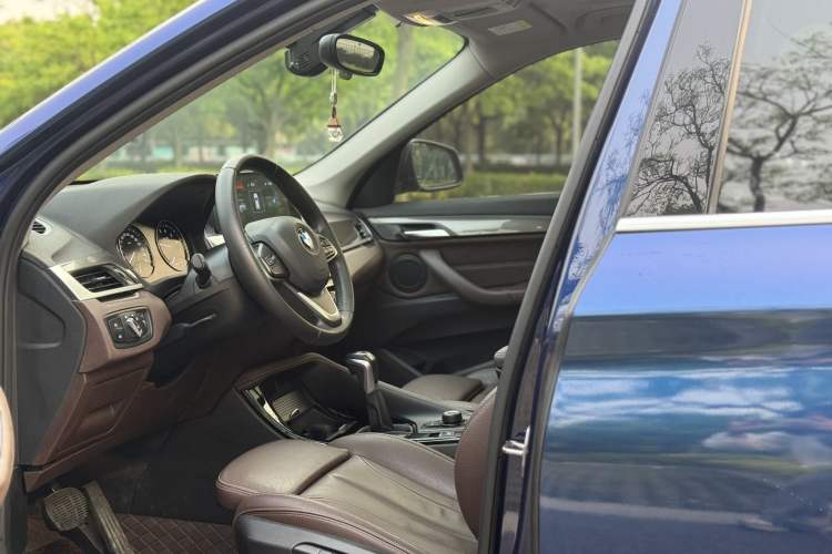 Used BMW X1 2019 sDrive18Li Premium Edition Interior 10