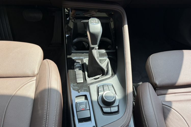 Used BMW X1 2019 sDrive18Li Premium Edition Interior 11