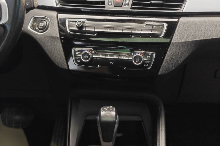 Used BMW X1 2019 sDrive20Li Leading Model Interior 11