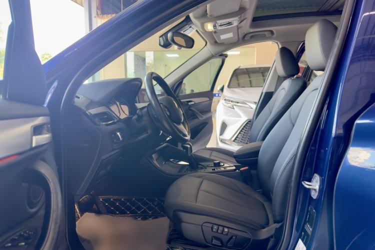 Used BMW X1 2019 sDrive18Li Fashion Model Interior 2