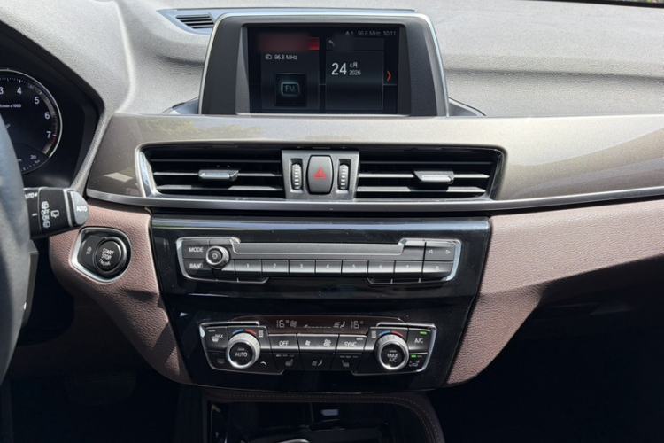 Used BMW X1 2019 sDrive18Li Premium Edition Interior 8