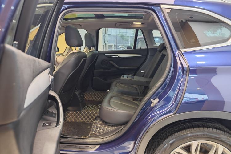 Used BMW X1 2019 sDrive20Li Leading Model Interior 9