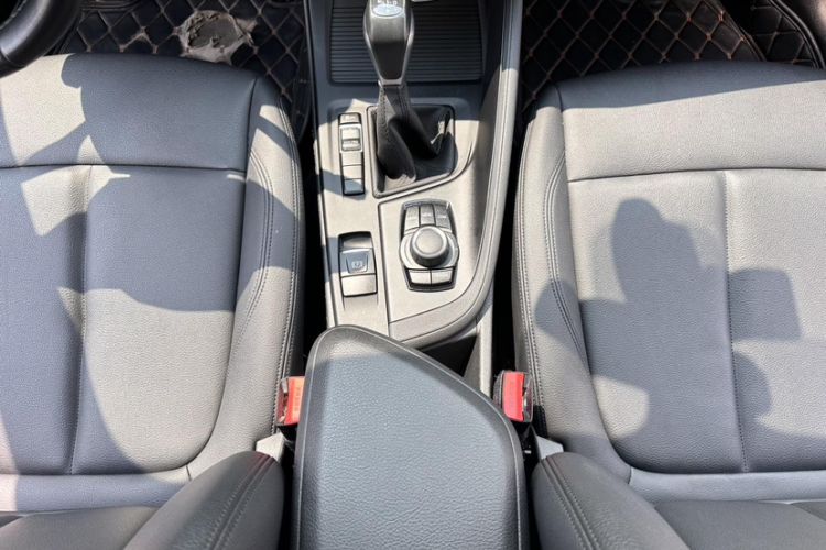 Used BMW X1 2019 sDrive18Li Fashion Model Interior 9