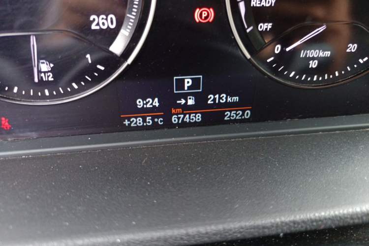 Used BMW X1 2019 sDrive20Li Leading Model Odometer Close Up