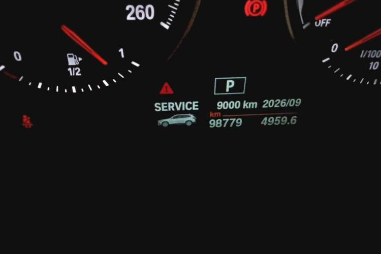 Used BMW X1 2019 sDrive20Li Leading Model Odometer Close Up