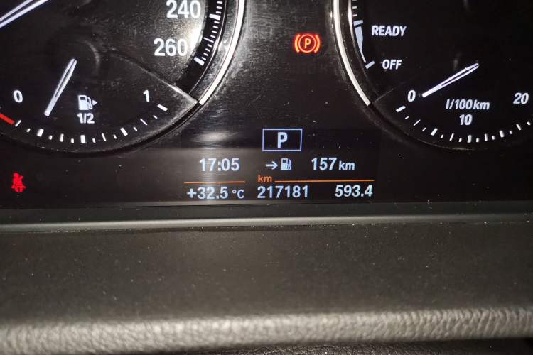 Used BMW X1 2019 sDrive20Li Leading Model Odometer Close Up