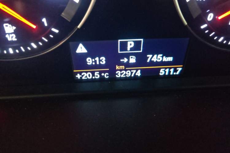 Used BMW X1 2019 sDrive18Li Fashion Model Odometer Close Up