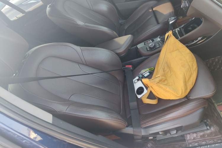 Used BMW X1 2019 sDrive18Li Premium Edition Right Front Seat