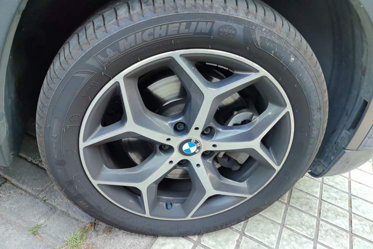 Used BMW X1 2019 xDrive20Li Luxury Model Right Front Wheel Hub