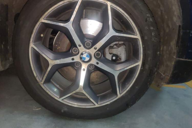 Used BMW X1 2019 xDrive20Li Luxury Model Right Front Wheel Hub