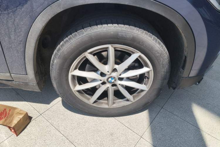 Used BMW X1 2019 sDrive18Li Fashion Model Right Front Wheel Hub