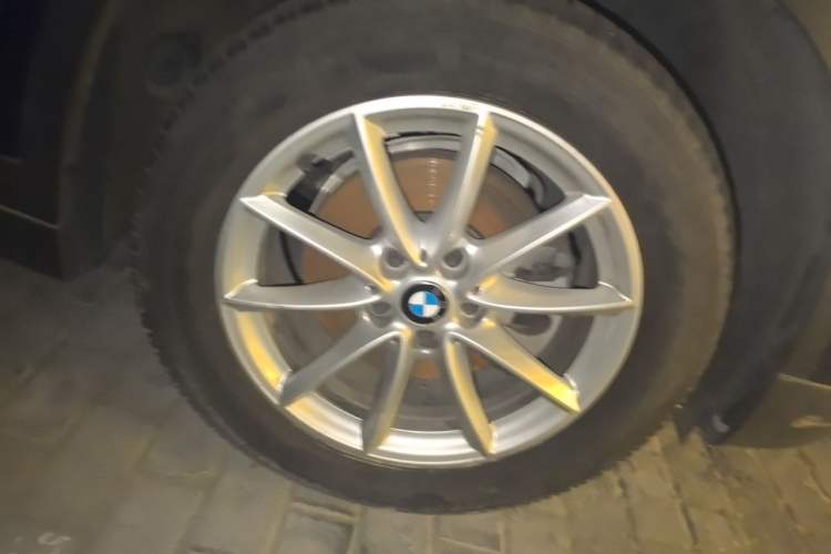 Used BMW X1 2019 sDrive18Li Fashion Model Right Front Wheel Hub