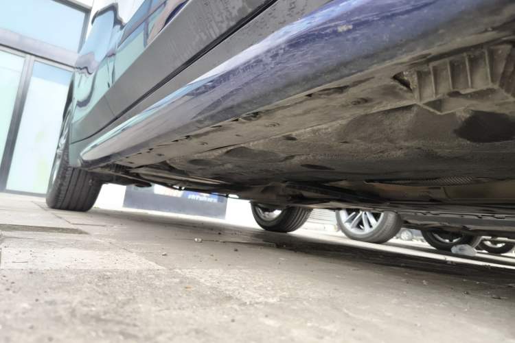Used BMW X1 2019 sDrive18Li Premium Edition Right Side Sill