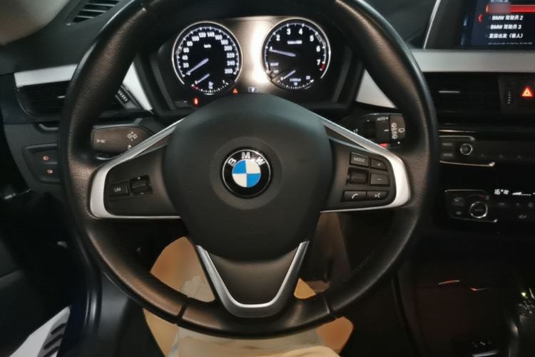 Used BMW X1 2019 sDrive18Li Fashion Model Steering Wheel