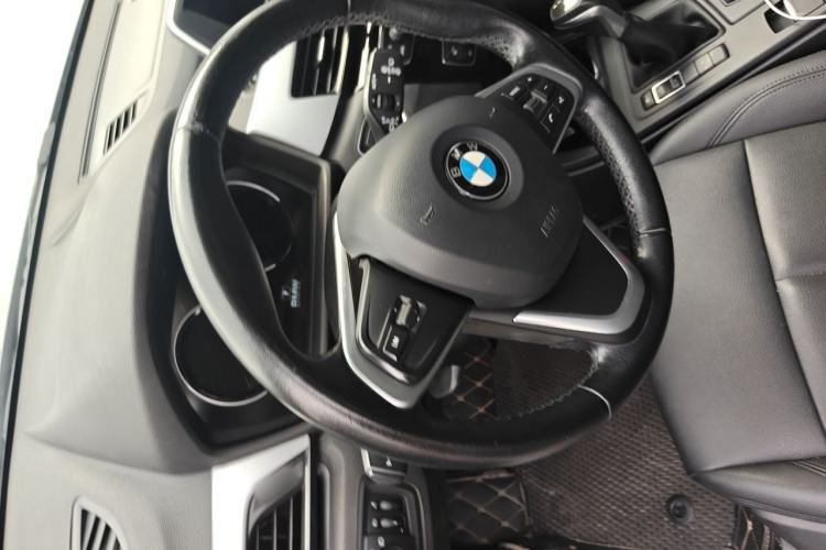 Used BMW X1 2019 sDrive18Li Fashion Model Steering Wheel