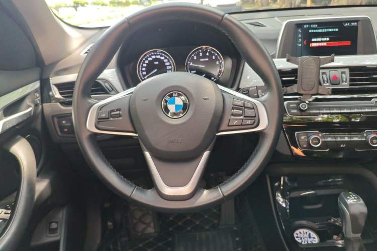 Used BMW X1 2019 sDrive18Li Fashion Model Steering Wheel