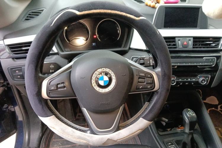Used BMW X1 2019 sDrive20Li Leading Model Steering Wheel