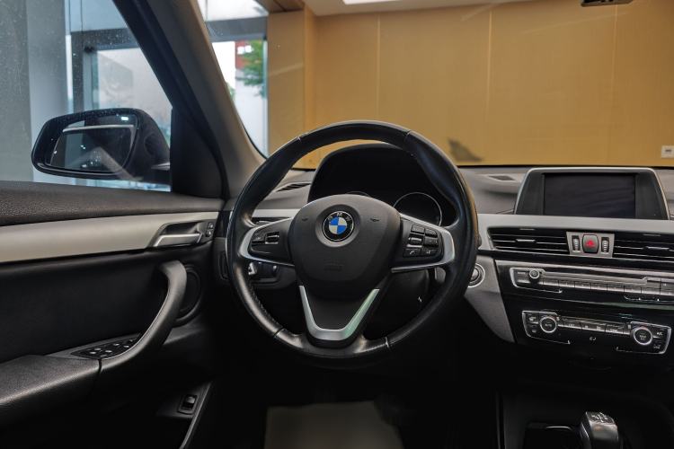 Used BMW X1 2019 sDrive20Li Leading Model Steering Wheel