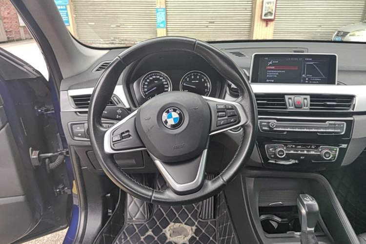 Used BMW X1 2019 sDrive18Li Fashion Model Steering Wheel