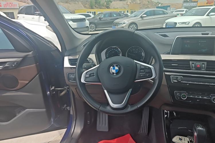 Used BMW X1 2019 sDrive18Li Premium Edition Steering Wheel